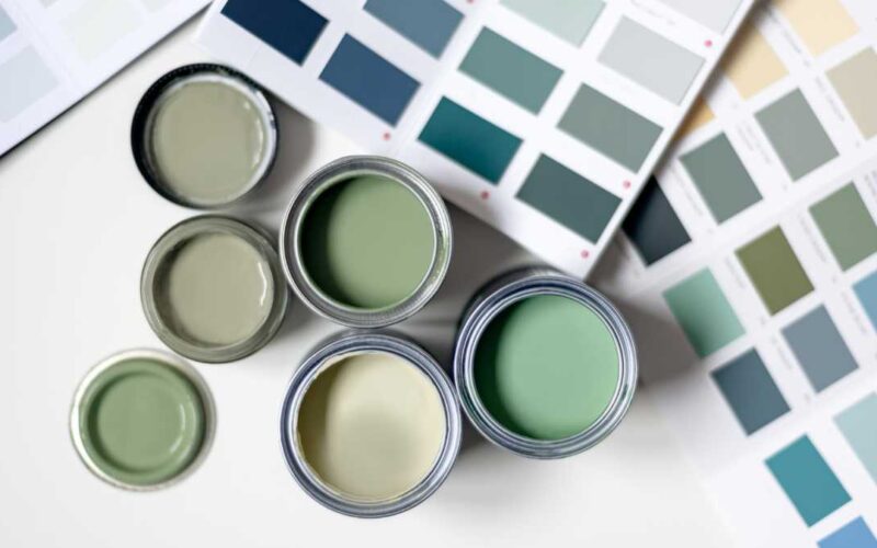 Como escolher o tipo de tinta certo para pintar a casa