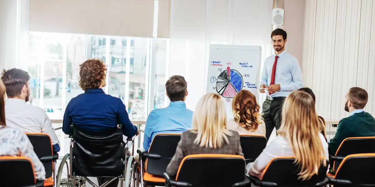 Qual o melhor curso para arrumar emprego rápido