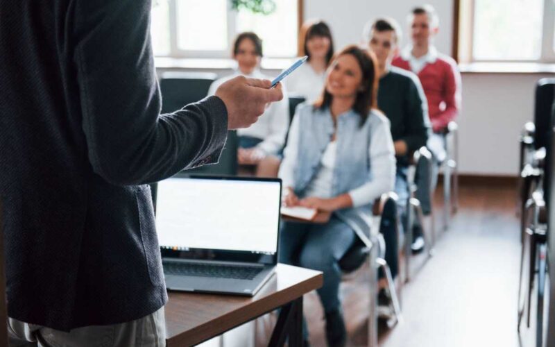 Profissões do futuro: os cursos mais procurados para reinventar carreiras